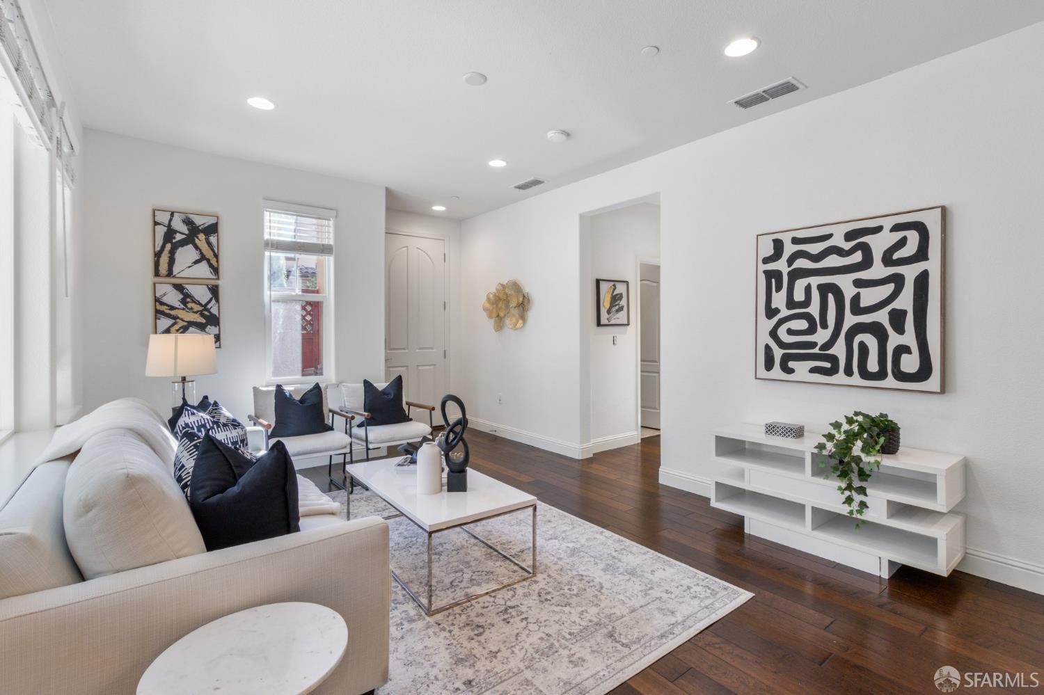 Detail Gallery Image 3 of 61 For 3069 Vittoria Loop, Dublin,  CA 94568 - 5 Beds | 4 Baths