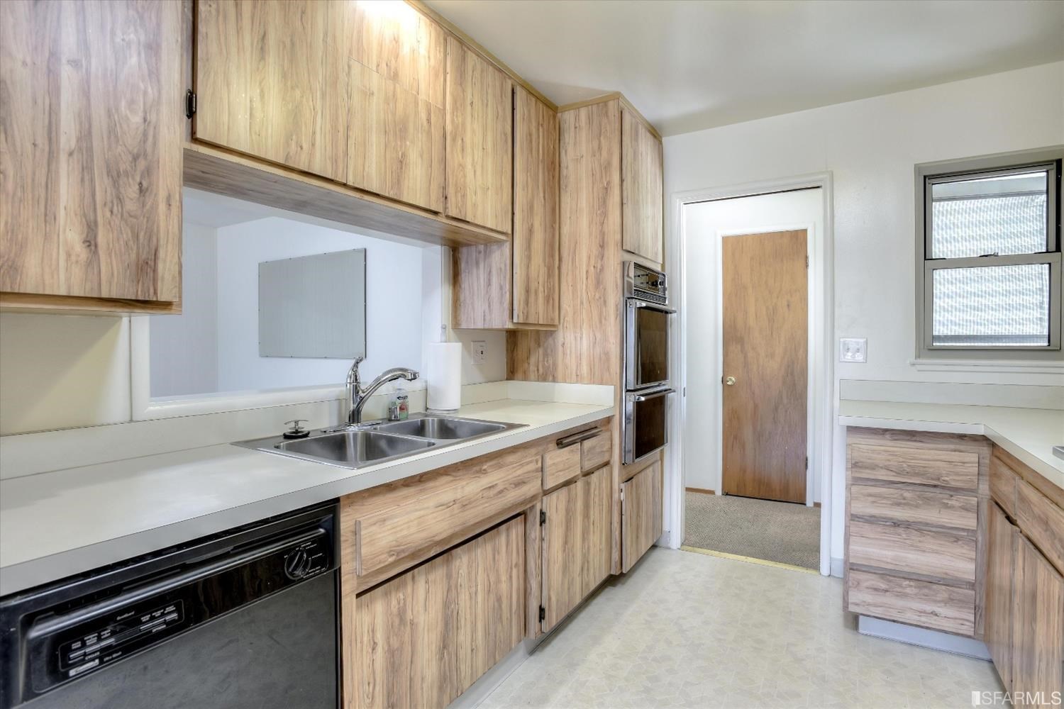 Detail Gallery Image 9 of 36 For 2418 S Norfolk St, San Mateo,  CA 94403 - 3 Beds | 2 Baths