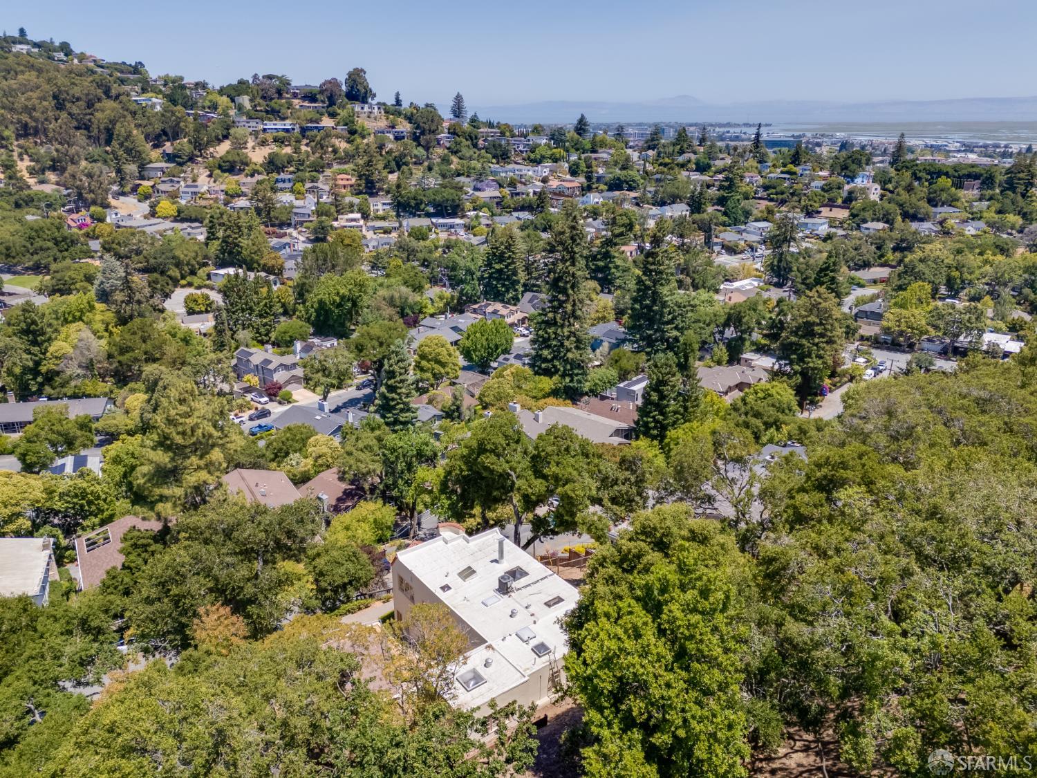 Detail Gallery Image 22 of 24 For 153 Dale Ave, San Carlos,  CA 94070 - 3 Beds | 3 Baths