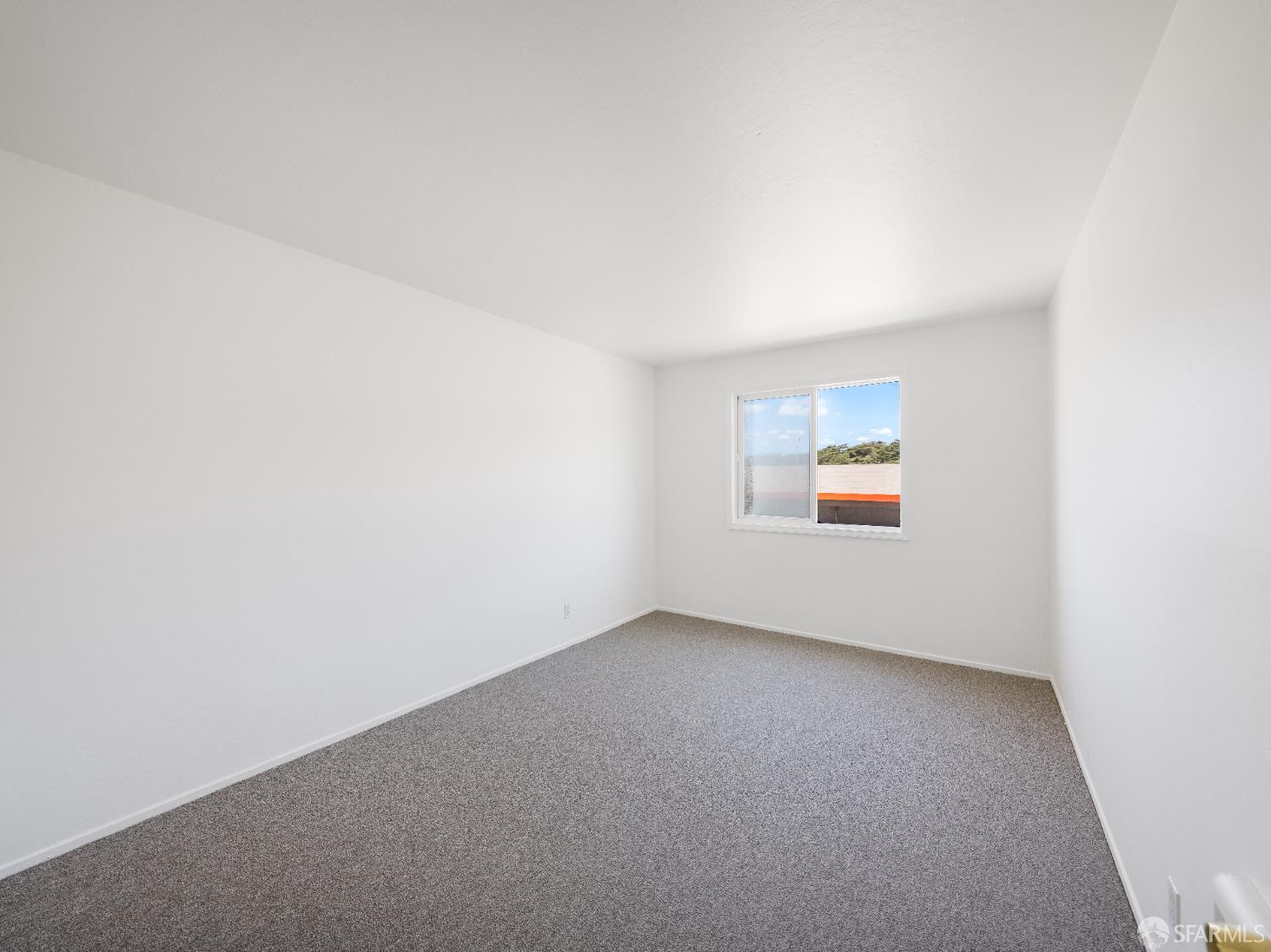 Photo #9: 425053671 Listing: Photo #9