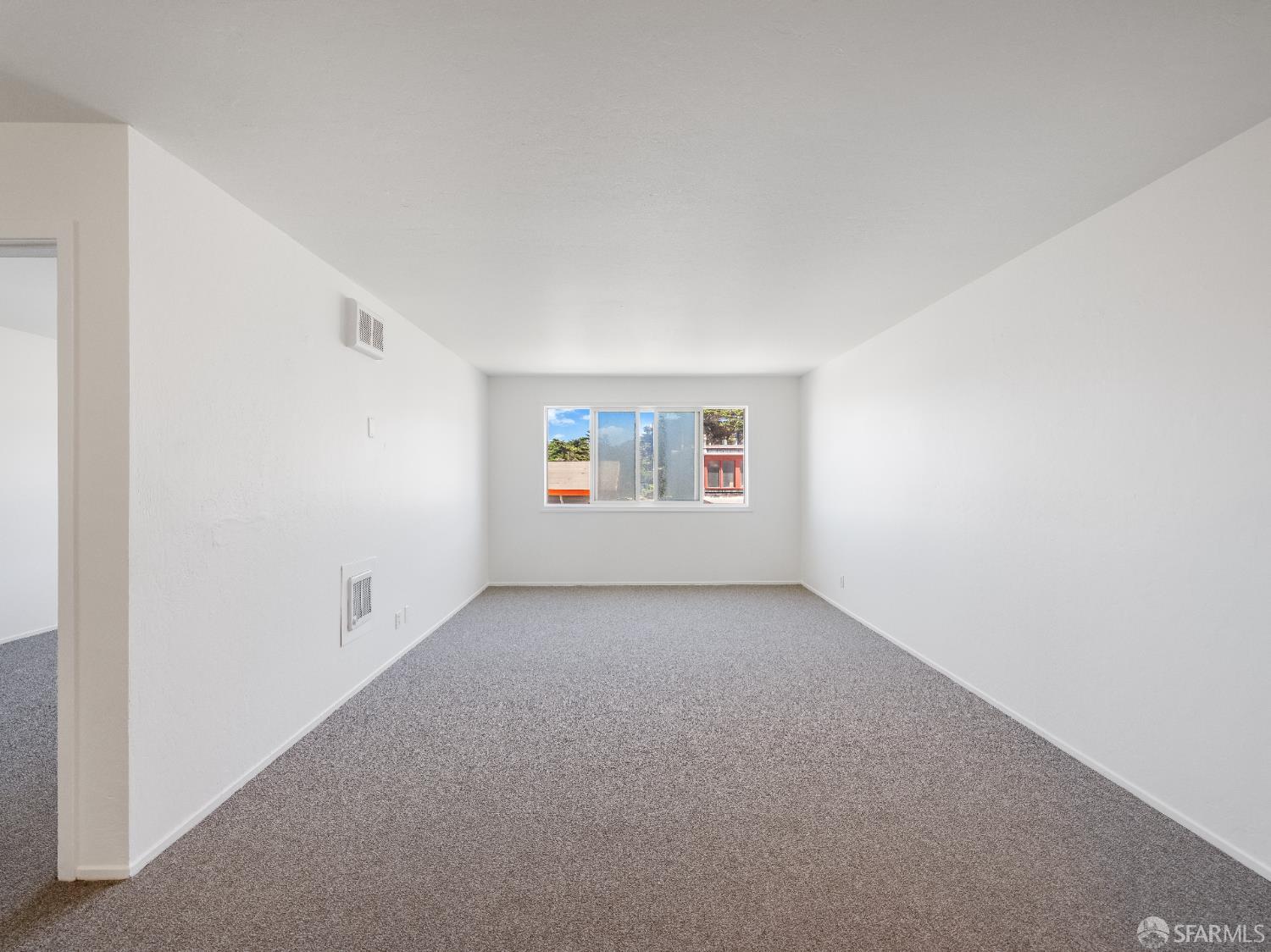 Photo #13: 425053671 Listing: Photo #13