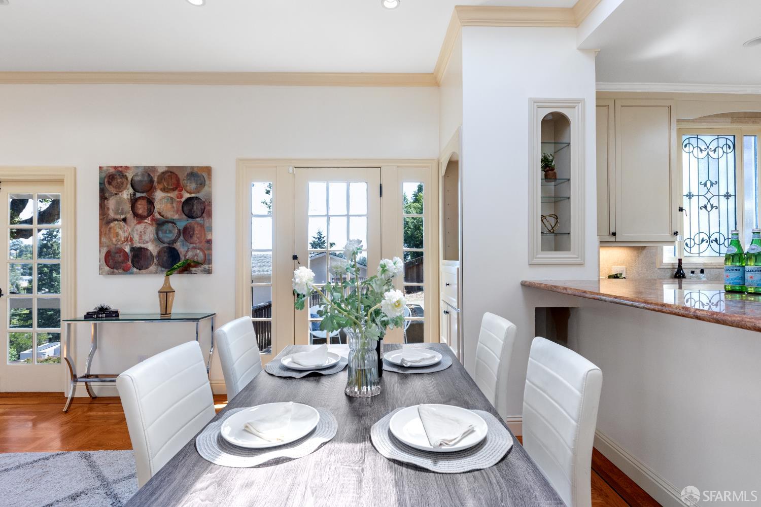 Detail Gallery Image 7 of 24 For 153 Dale Ave, San Carlos,  CA 94070 - 3 Beds | 3 Baths