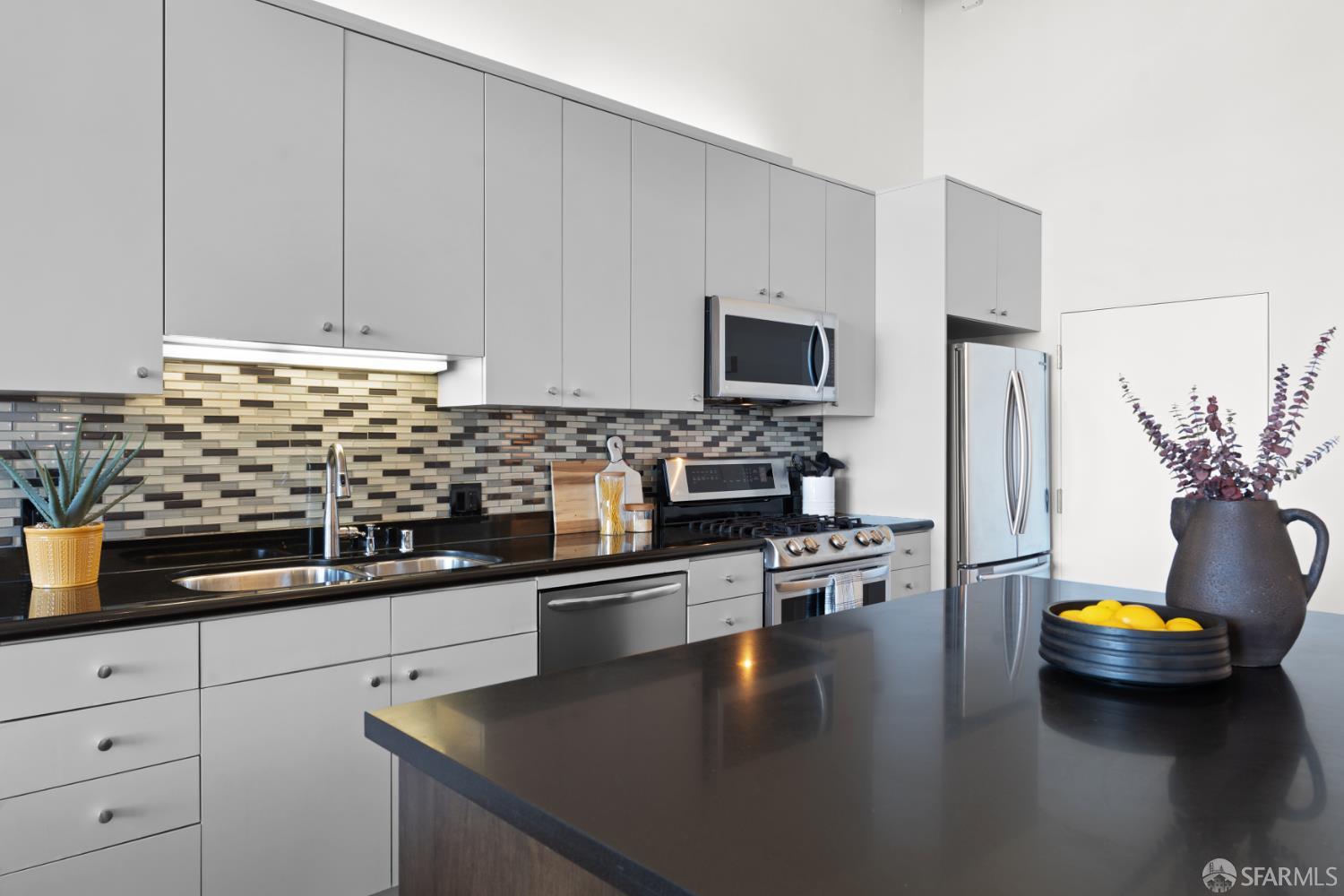 Photo #11: 425053667 Listing: Photo #11