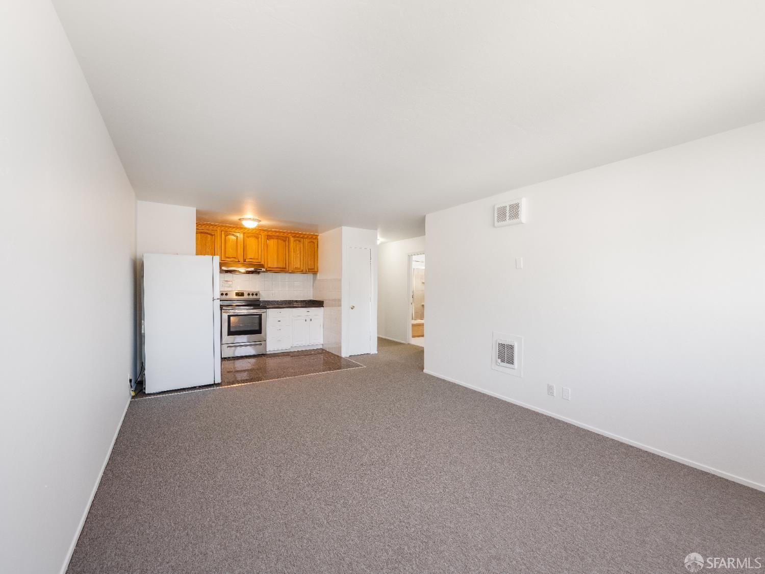 Photo #14: 425053671 Listing: Photo #14