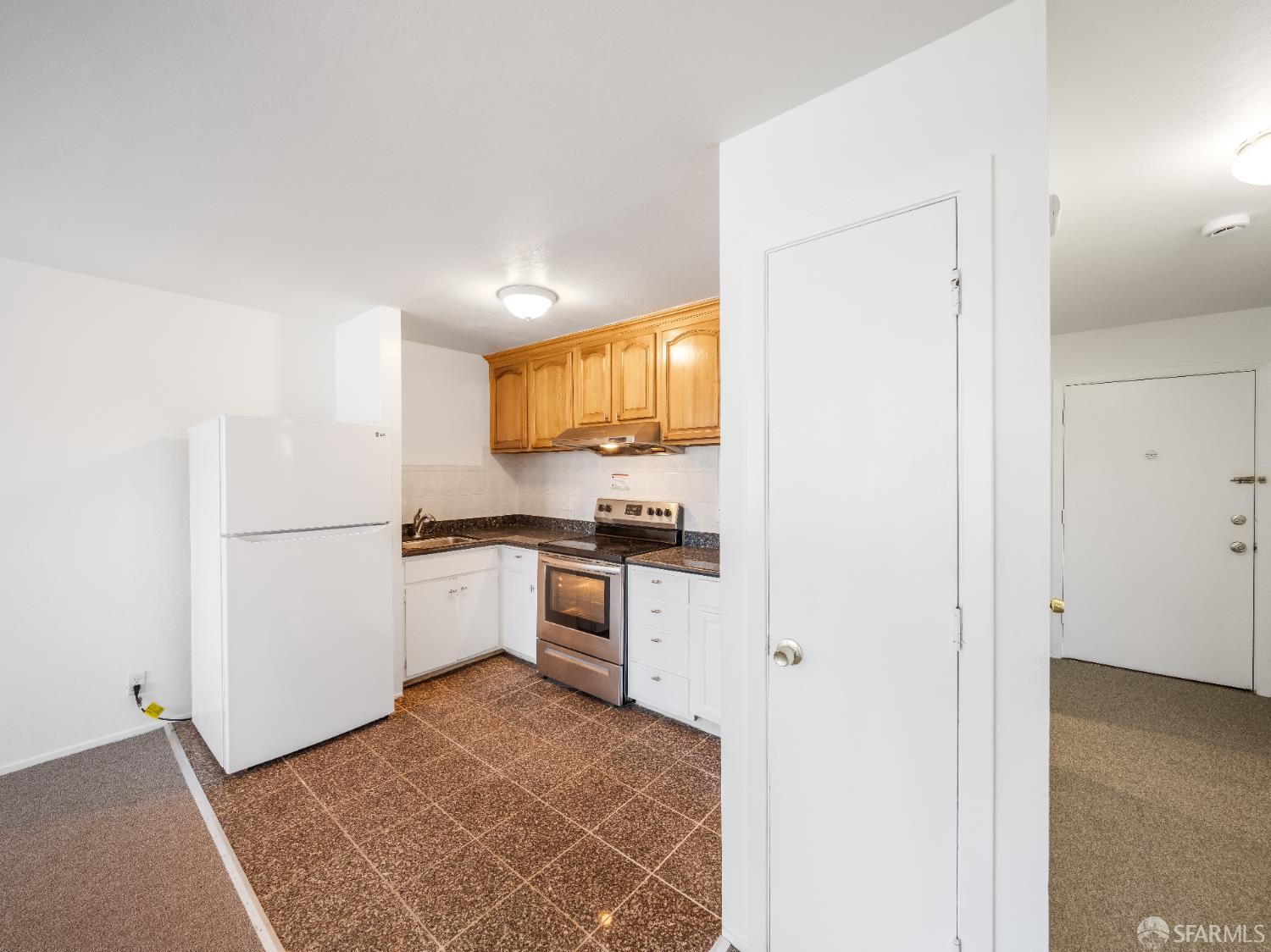 Photo #11: 425053671 Listing: Photo #11