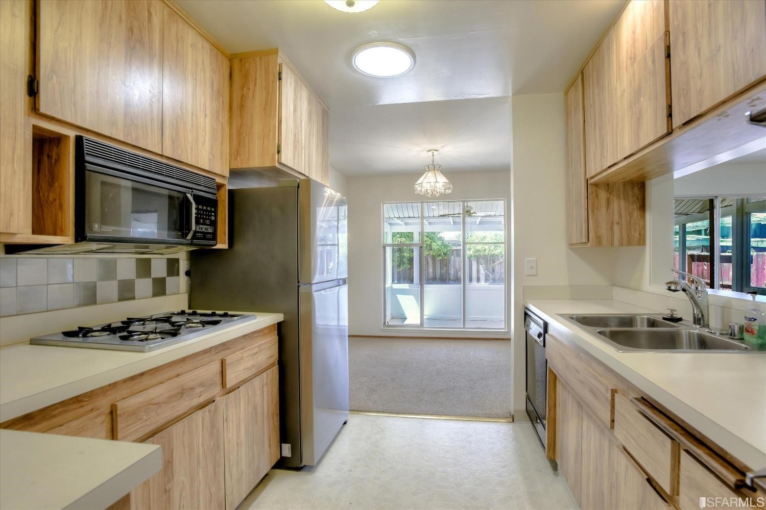 Detail Gallery Image 11 of 36 For 2418 S Norfolk St, San Mateo,  CA 94403 - 3 Beds | 2 Baths