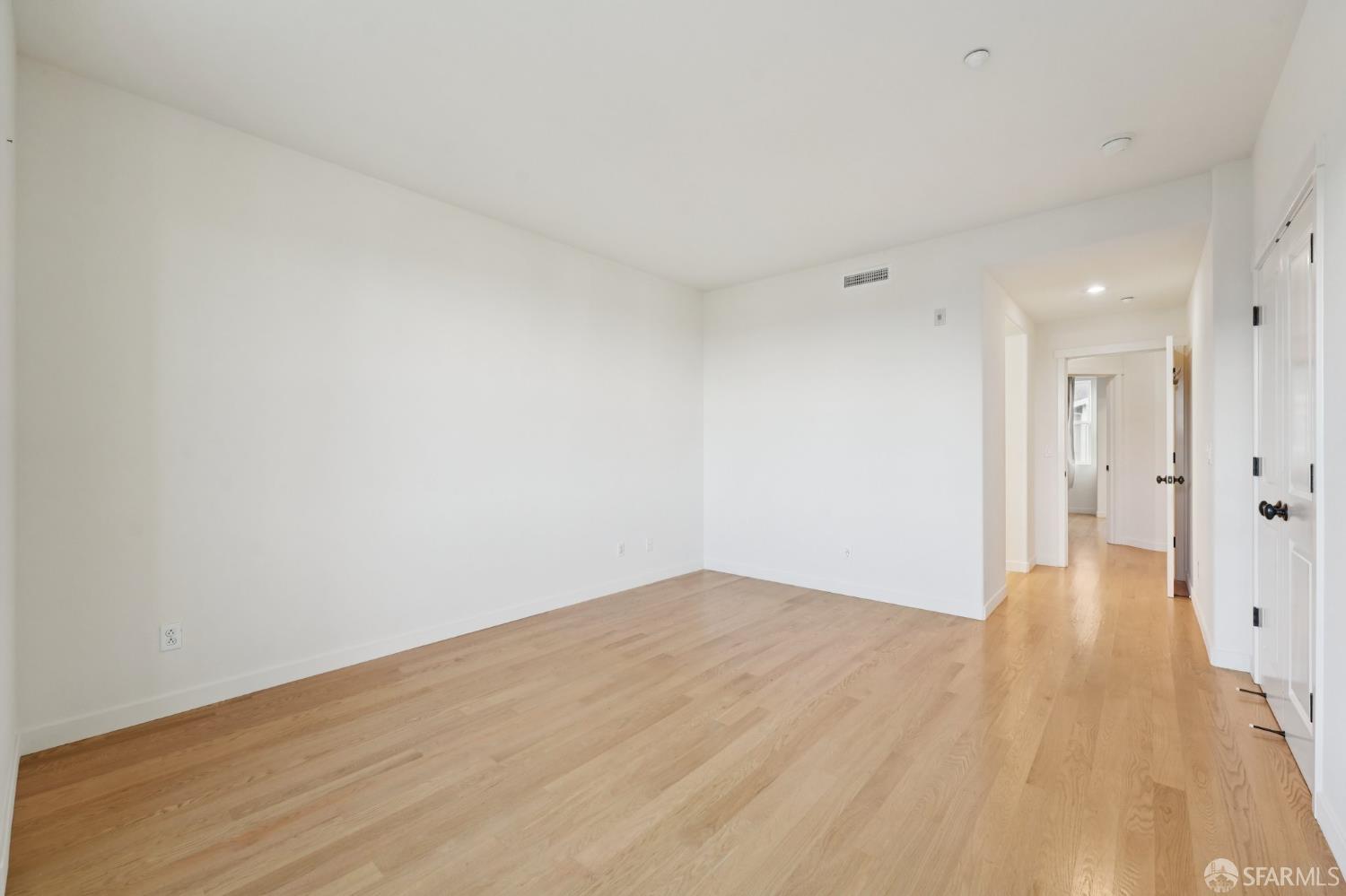 Photo #16: 425051102 Listing: Photo #16