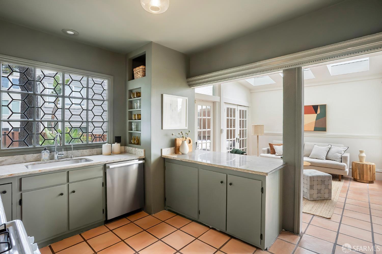 Detail Gallery Image 13 of 34 For 1908 Buchanan St, San Francisco,  CA 94115 - 3 Beds | 1/1 Baths