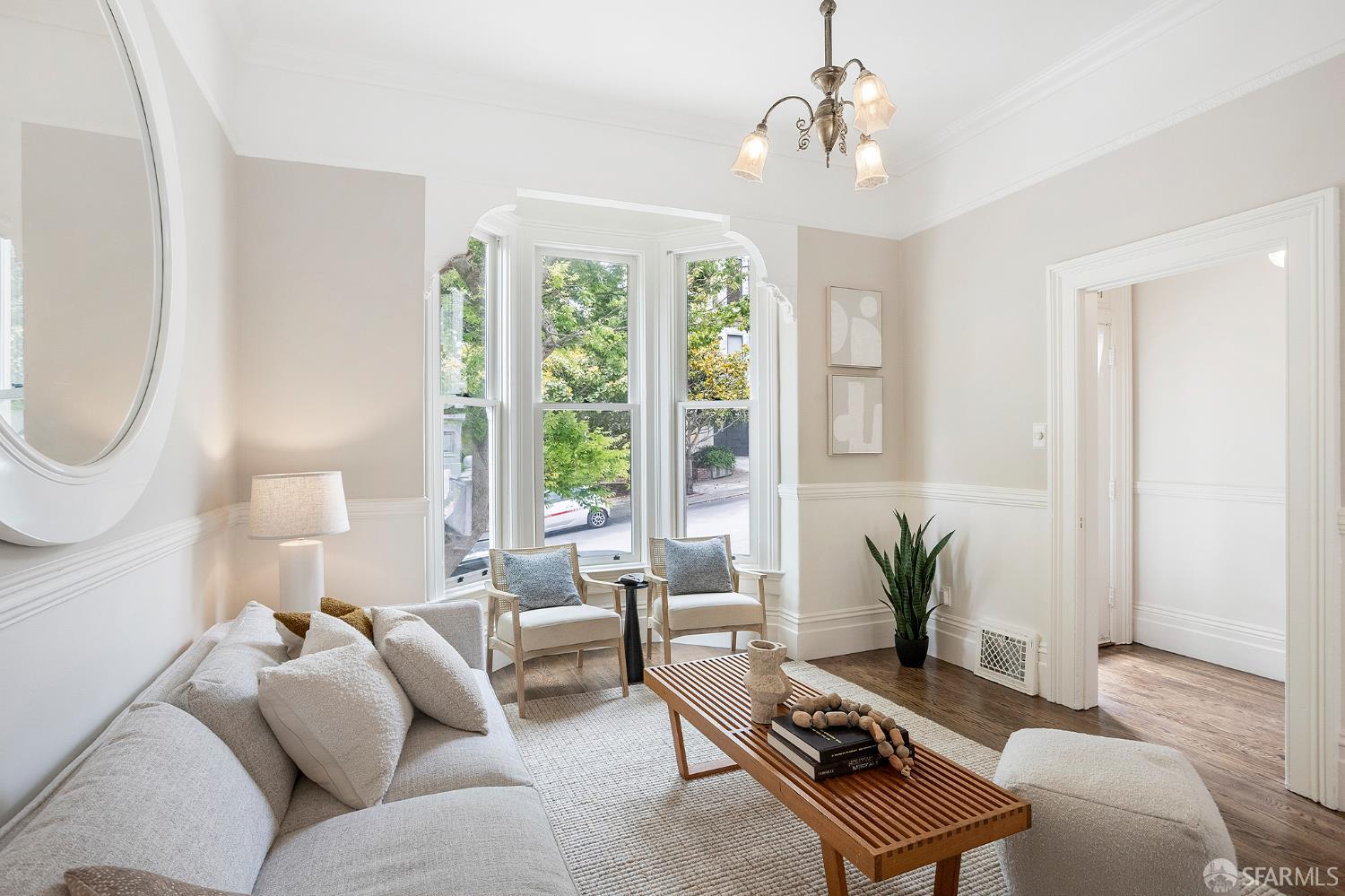 Detail Gallery Image 5 of 34 For 1908 Buchanan St, San Francisco,  CA 94115 - 3 Beds | 1/1 Baths