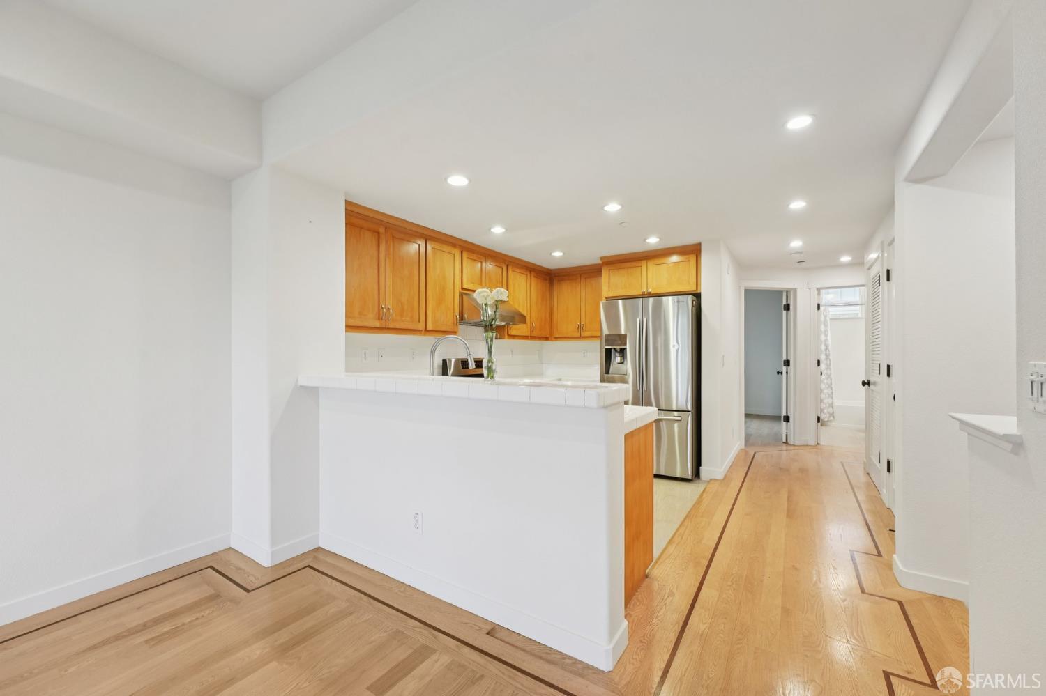 Photo #9: 425051102 Listing: Photo #9