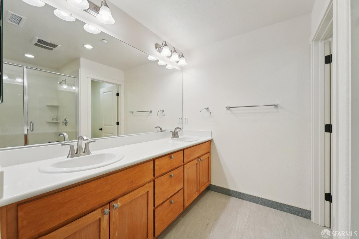Photo #20: 425051102 Listing: Photo #20