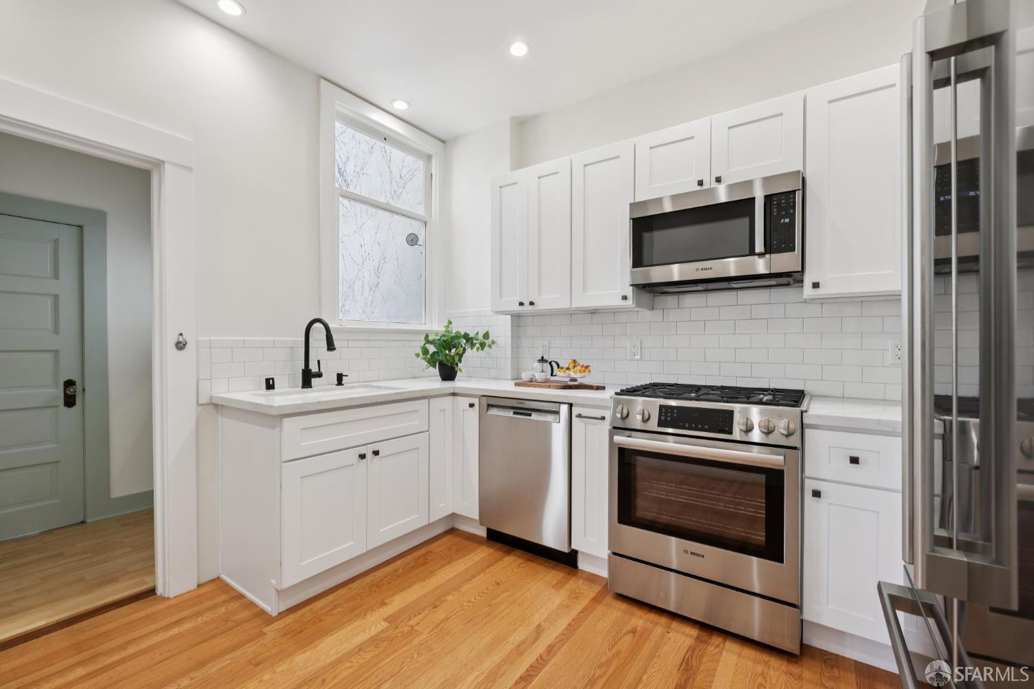 Detail Gallery Image 21 of 38 For 40 Hillway Ave, San Francisco,  CA 94117 - 3 Beds | 1/1 Baths
