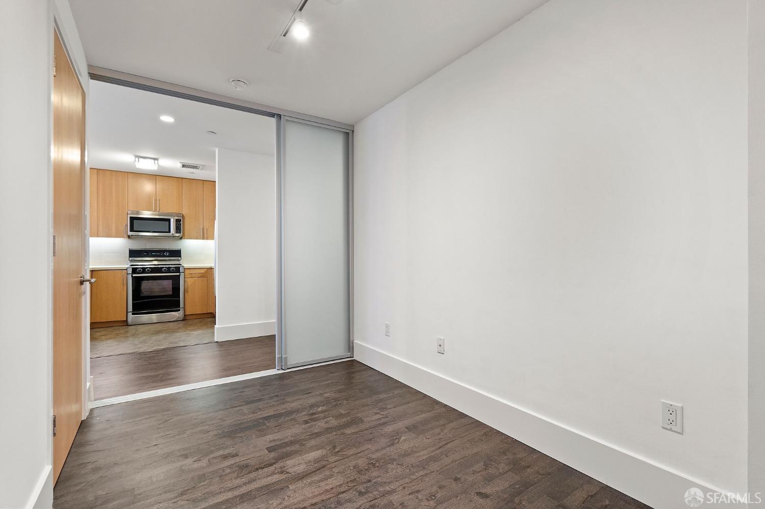 Photo #13: 425053855 Listing: Photo #13