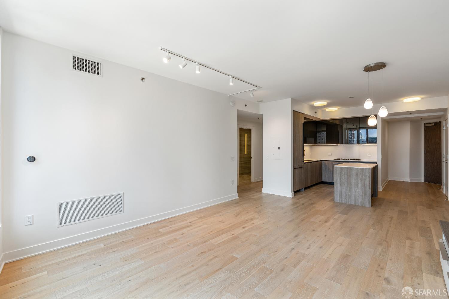 Detail Gallery Image 8 of 43 For 201 Folsom St 18h,  San Francisco,  CA 94105 - 1 Beds | 1 Baths