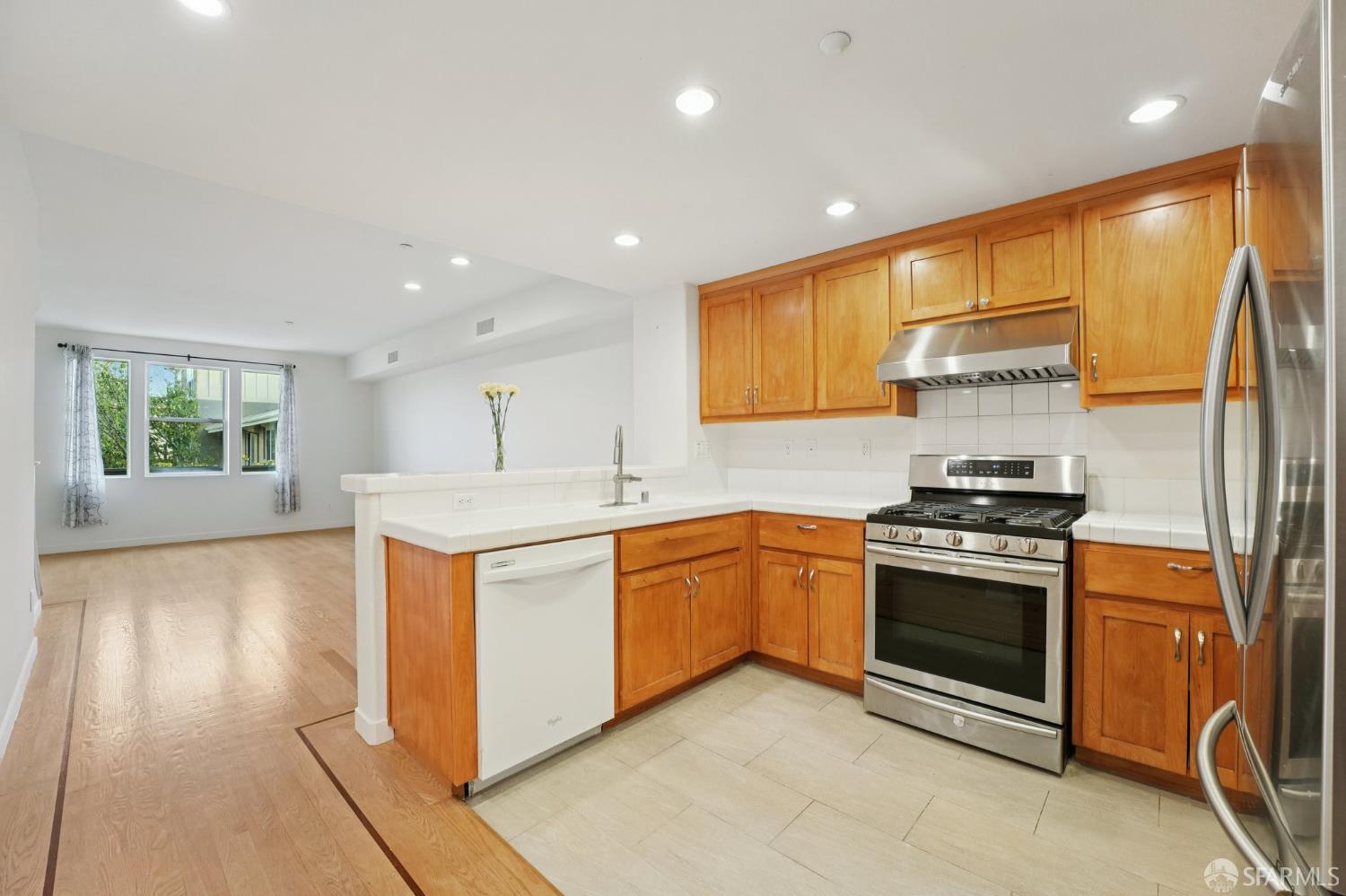 Photo #13: 425051102 Listing: Photo #13