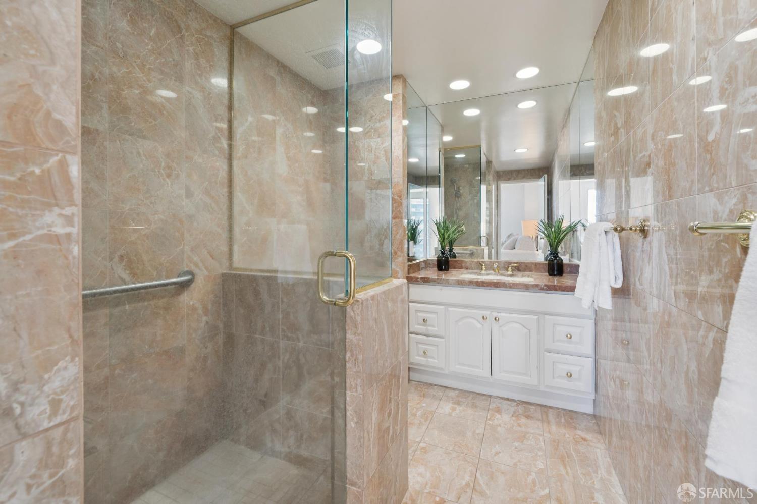 Photo #26: 425046723 Listing: Photo #26