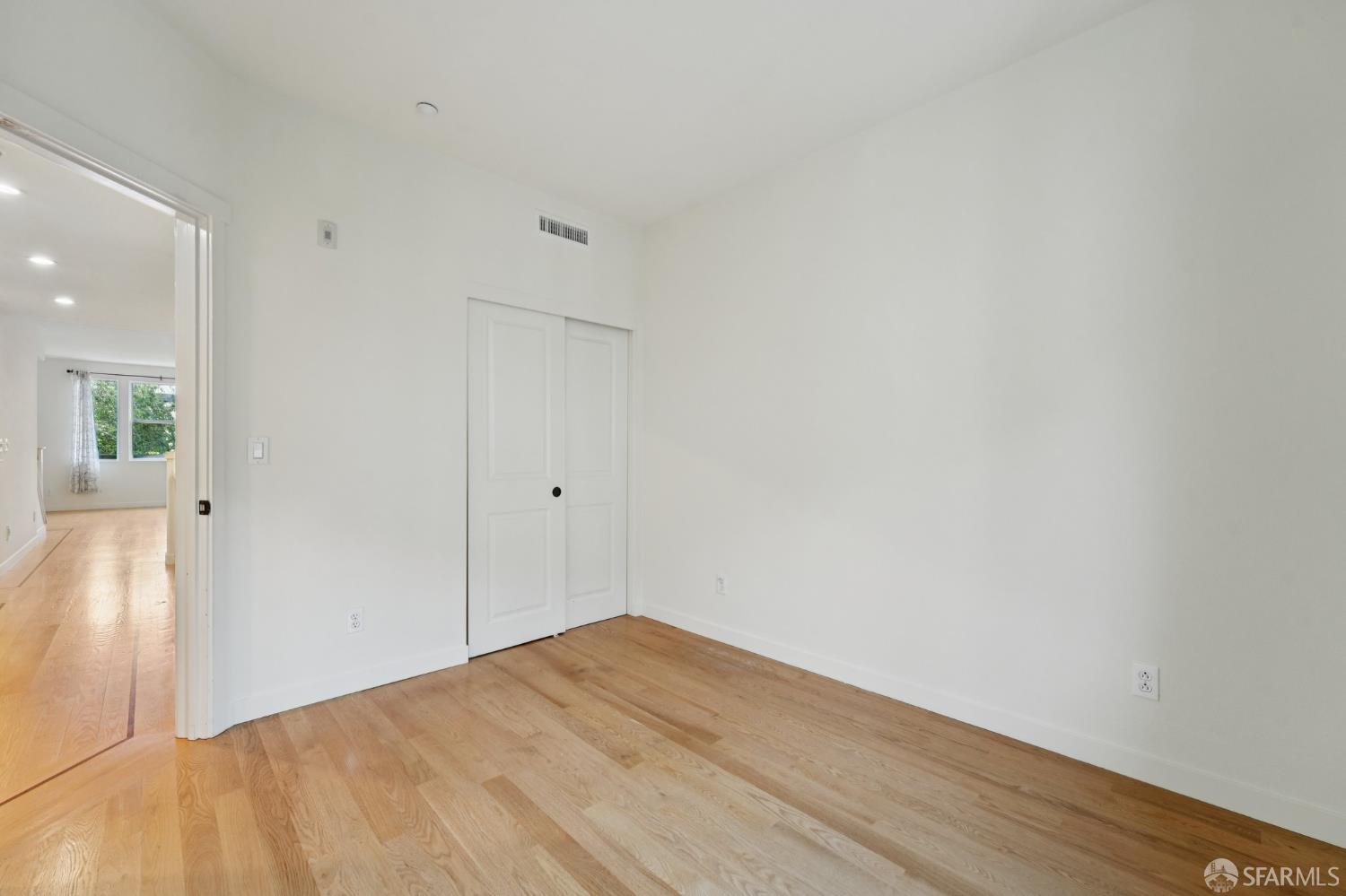 Photo #25: 425051102 Listing: Photo #25