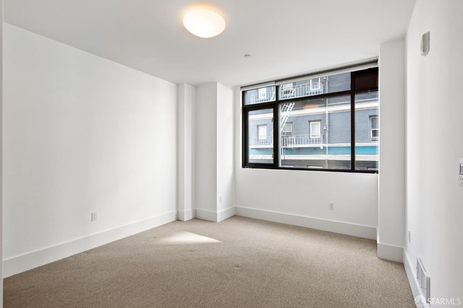 Photo #22: 425053855 Listing: Photo #22