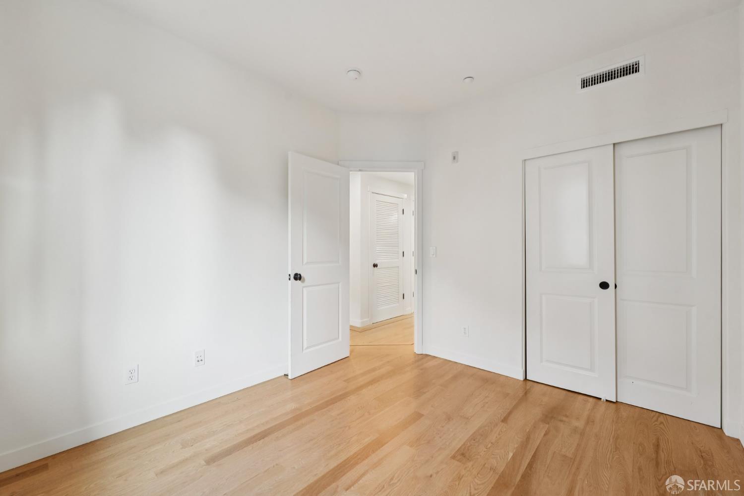 Photo #26: 425051102 Listing: Photo #26