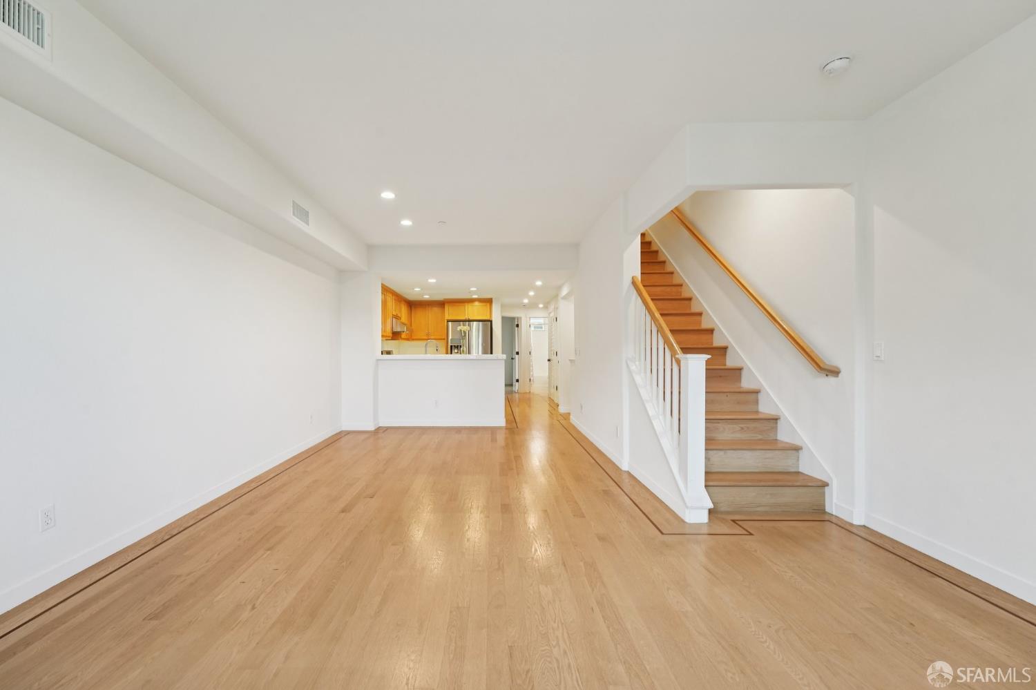 Photo #4: 425051102 Listing 