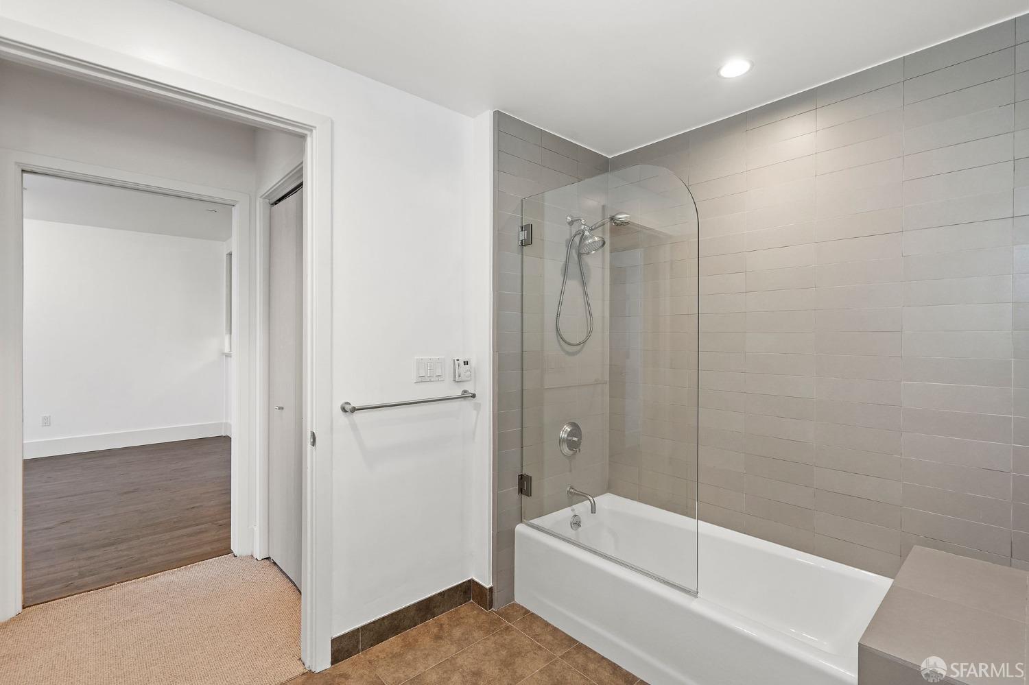 Photo #26: 425053855 Listing: Photo #26