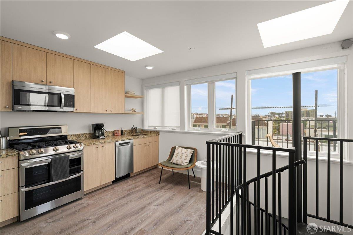 Detail Gallery Image 13 of 14 For 4326 Irving St, San Francisco,  CA 94122 - – Beds | – Baths