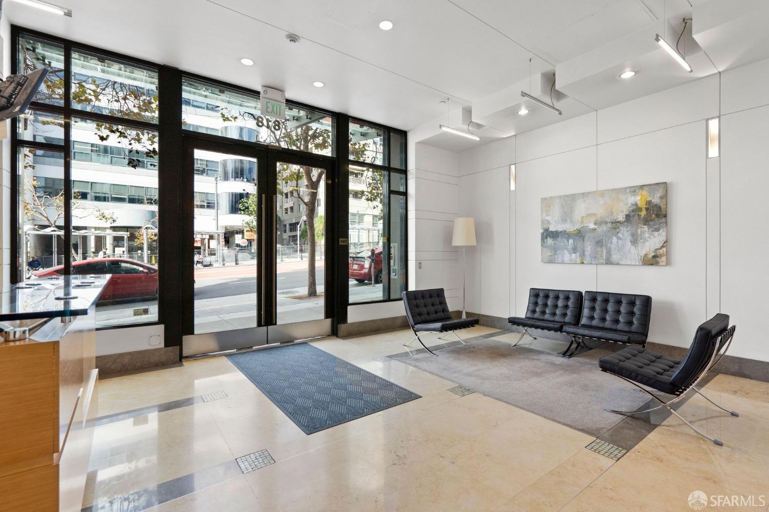 Photo #2: 425053855 Listing 