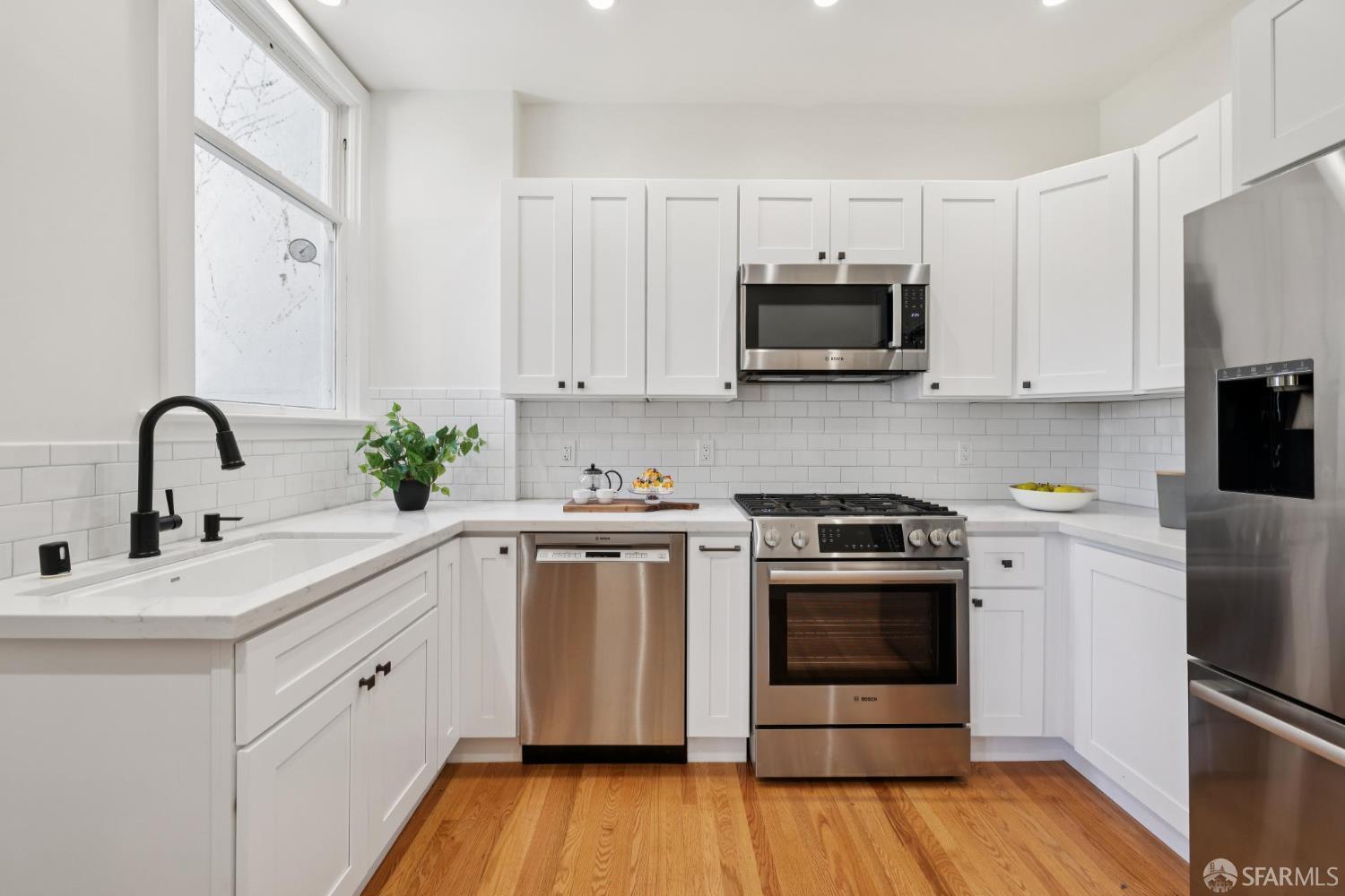 Detail Gallery Image 19 of 38 For 40 Hillway Ave, San Francisco,  CA 94117 - 3 Beds | 1/1 Baths