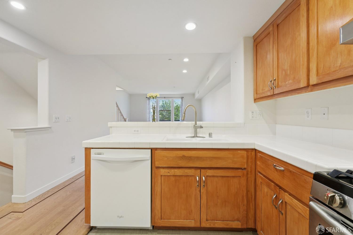 Photo #12: 425051102 Listing: Photo #12