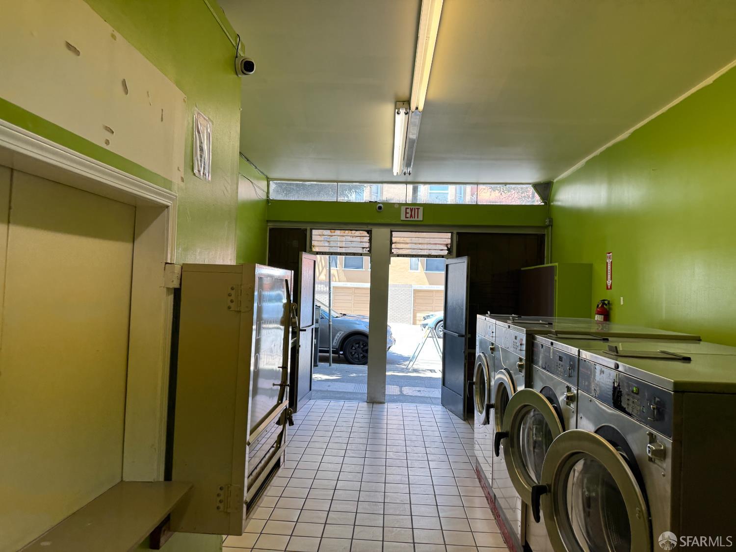 Detail Gallery Image 6 of 12 For 3225 21st St, San Francisco,  CA 94110 - – Beds | – Baths