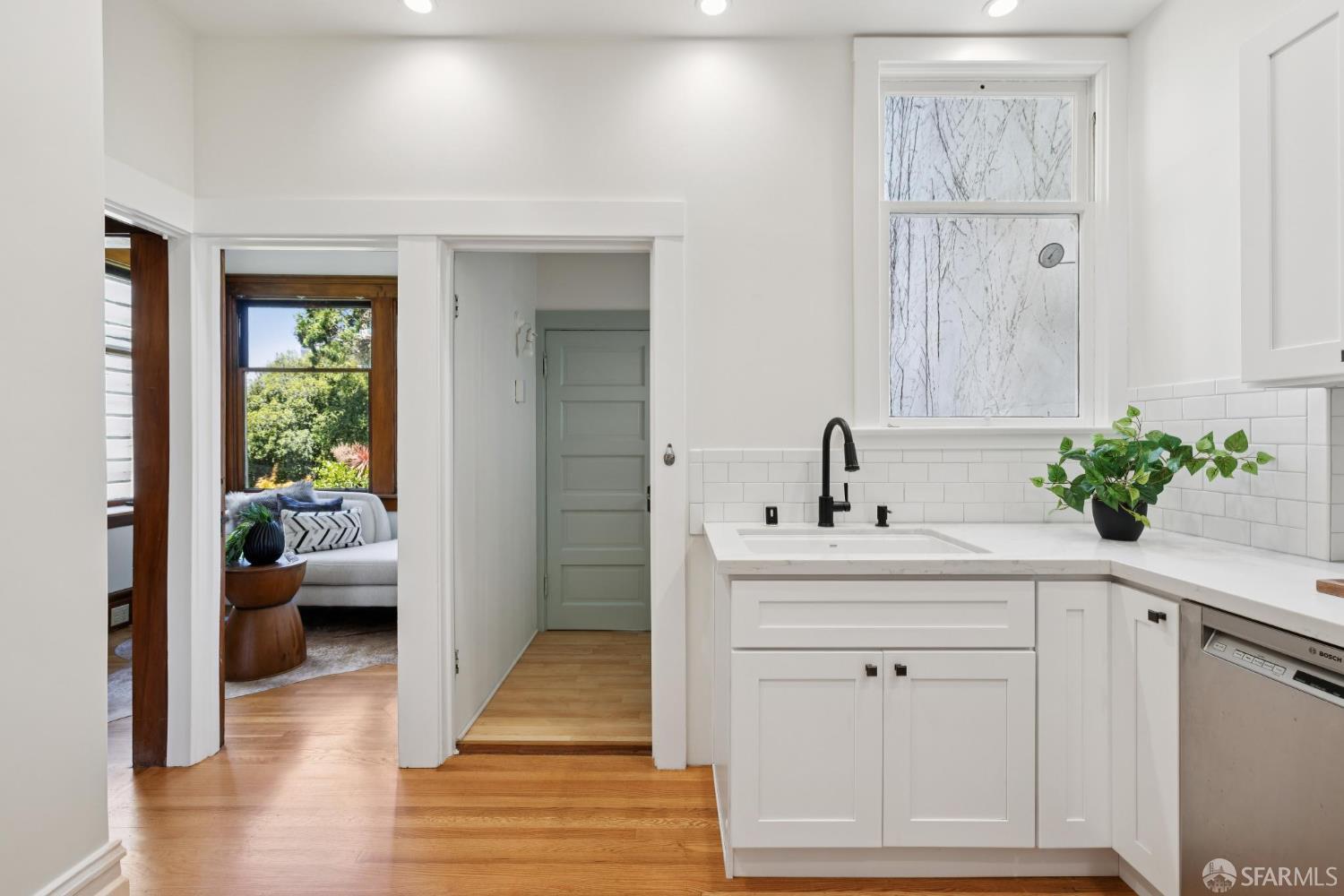 Detail Gallery Image 20 of 38 For 40 Hillway Ave, San Francisco,  CA 94117 - 3 Beds | 1/1 Baths