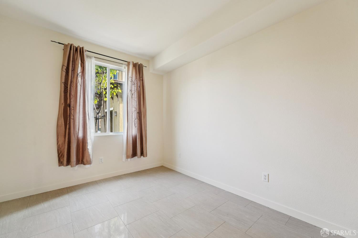 Photo #34: 425051102 Listing: Photo #34
