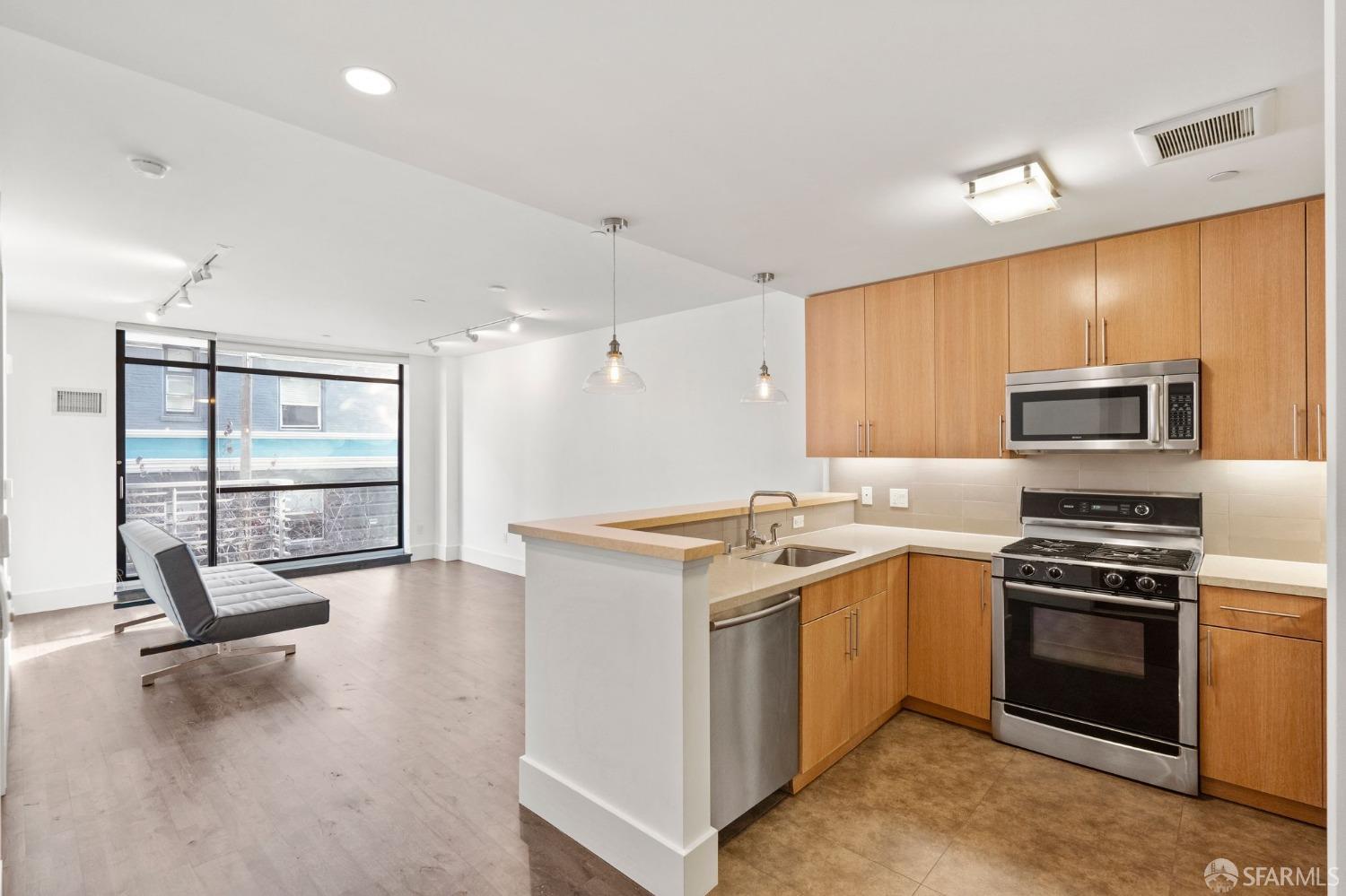 Photo #12: 425053855 Listing: Photo #12