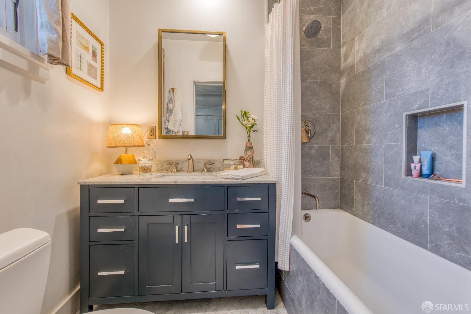 Detail Gallery Image 18 of 46 For 1244 Washington St, San Francisco,  CA 94108 - 2 Beds | 2 Baths