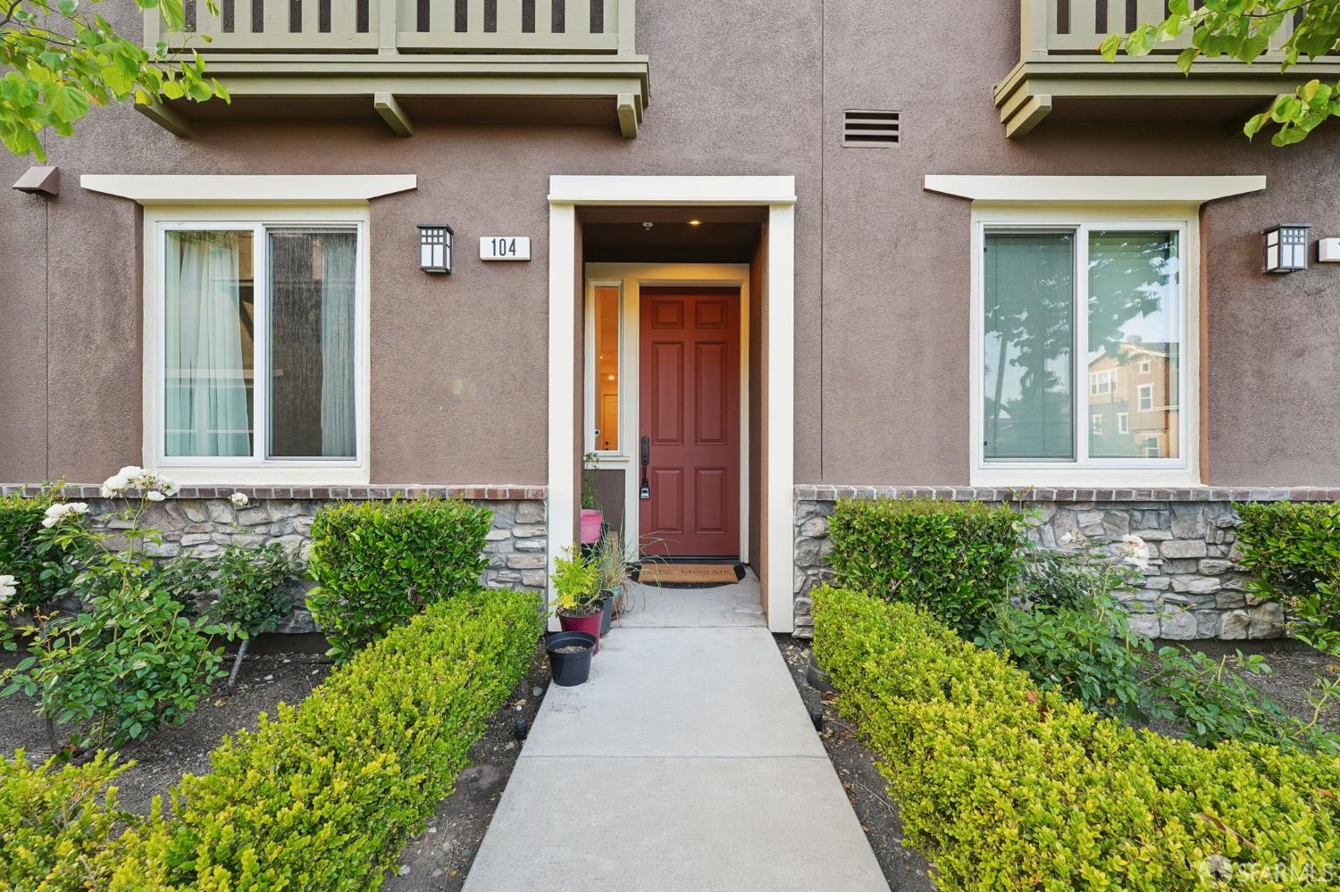 Photo #2: 425051102 Listing 