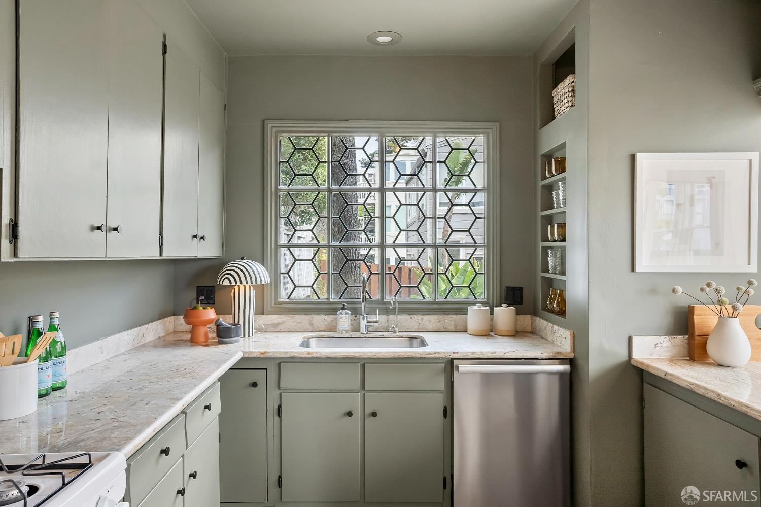 Detail Gallery Image 12 of 34 For 1908 Buchanan St, San Francisco,  CA 94115 - 3 Beds | 1/1 Baths