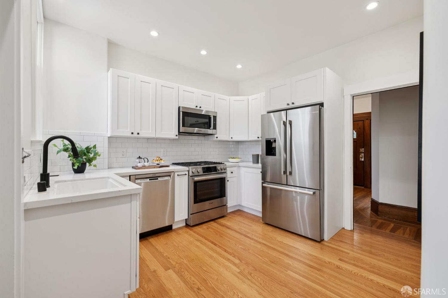 Detail Gallery Image 18 of 38 For 40 Hillway Ave, San Francisco,  CA 94117 - 3 Beds | 1/1 Baths
