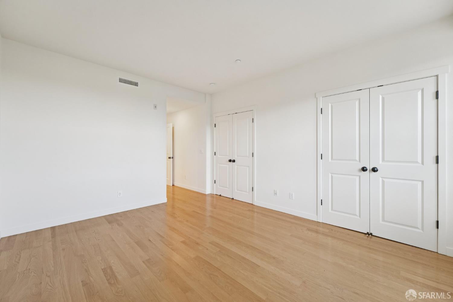 Photo #17: 425051102 Listing: Photo #17