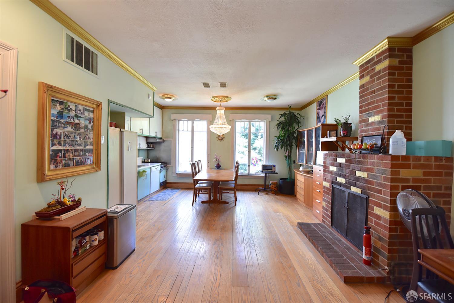 Detail Gallery Image 4 of 8 For 544 Grant Ave, San Francisco,  CA 94108 - – Beds | – Baths