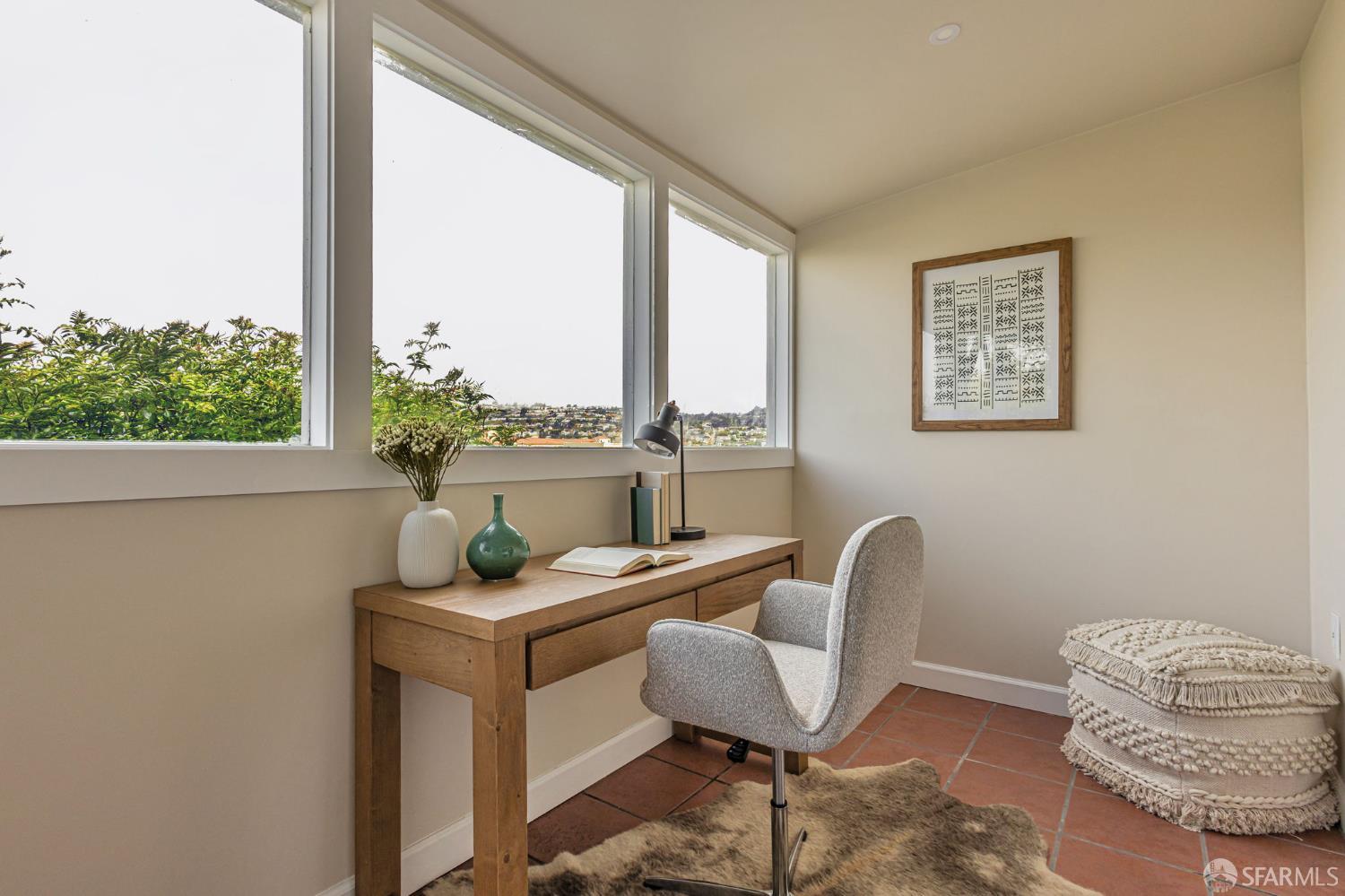 Detail Gallery Image 7 of 41 For 714 London St, San Francisco,  CA 94112 - 3 Beds | 3/1 Baths