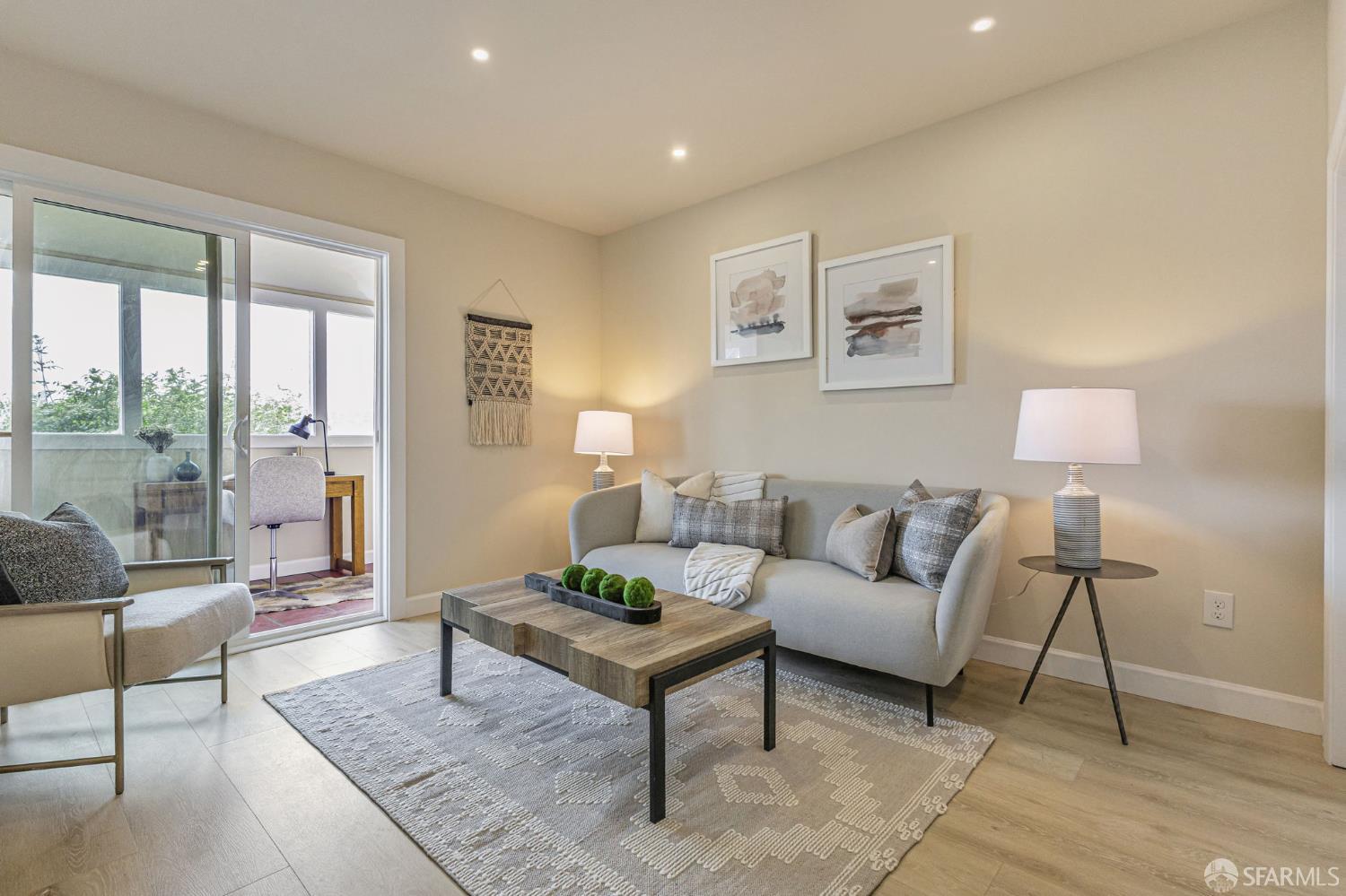 Detail Gallery Image 6 of 41 For 714 London St, San Francisco,  CA 94112 - 3 Beds | 3/1 Baths