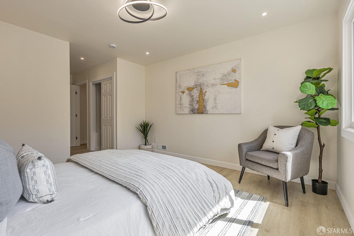 Detail Gallery Image 29 of 41 For 714 London St, San Francisco,  CA 94112 - 3 Beds | 3/1 Baths