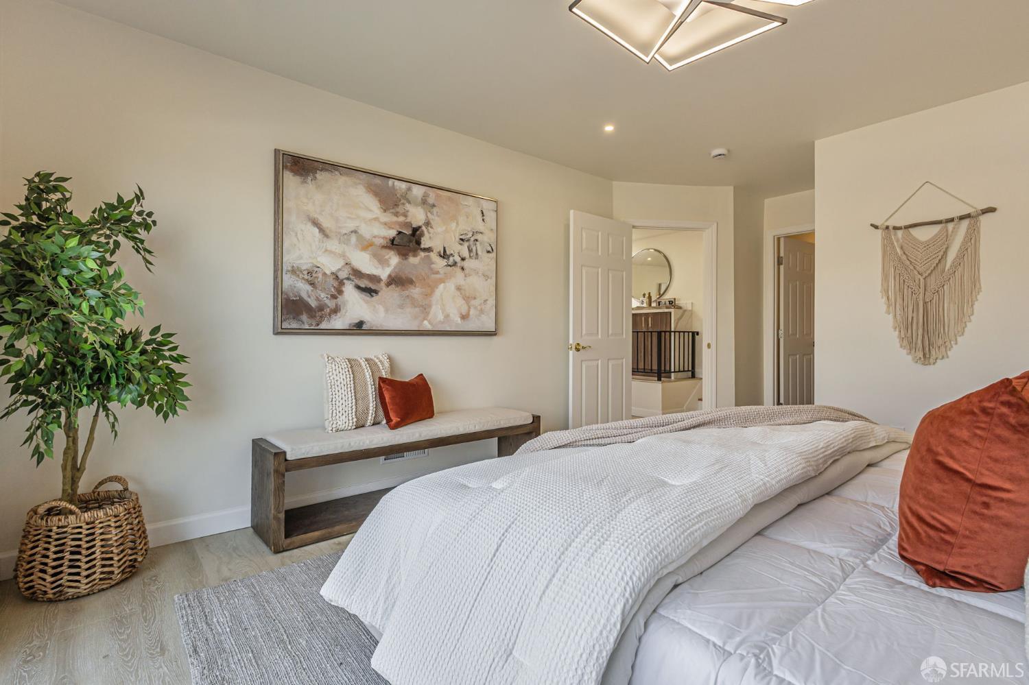 Detail Gallery Image 21 of 41 For 714 London St, San Francisco,  CA 94112 - 3 Beds | 3/1 Baths
