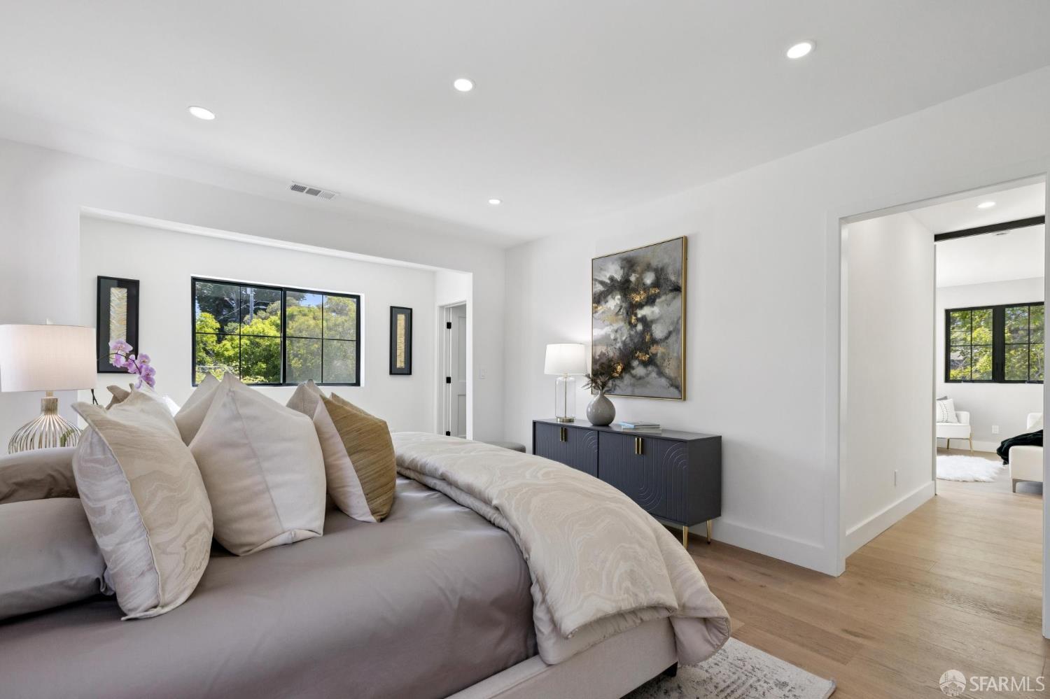 Detail Gallery Image 42 of 64 For 150 Clark Dr, San Mateo,  CA 94402 - 5 Beds | 4 Baths