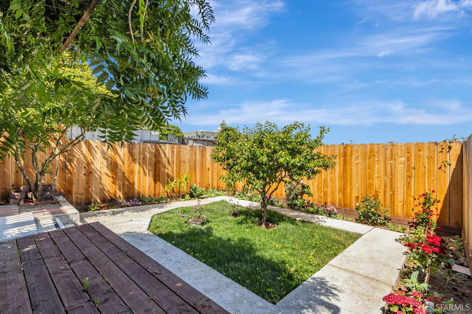 Detail Gallery Image 40 of 41 For 714 London St, San Francisco,  CA 94112 - 3 Beds | 3/1 Baths