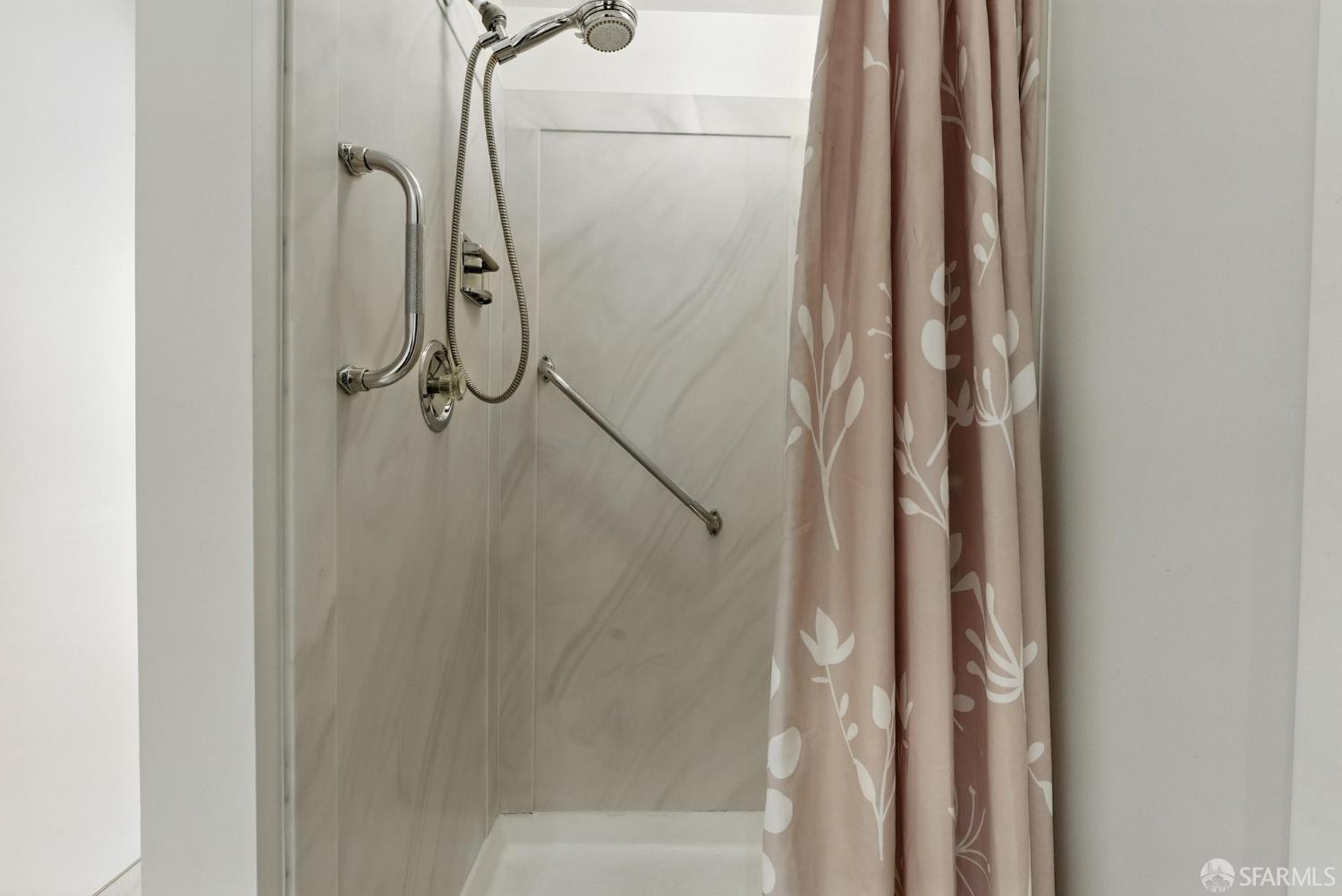 Detail Gallery Image 11 of 57 For 110 Park Rd #604,  Burlingame,  CA 94010 - 2 Beds | 2 Baths
