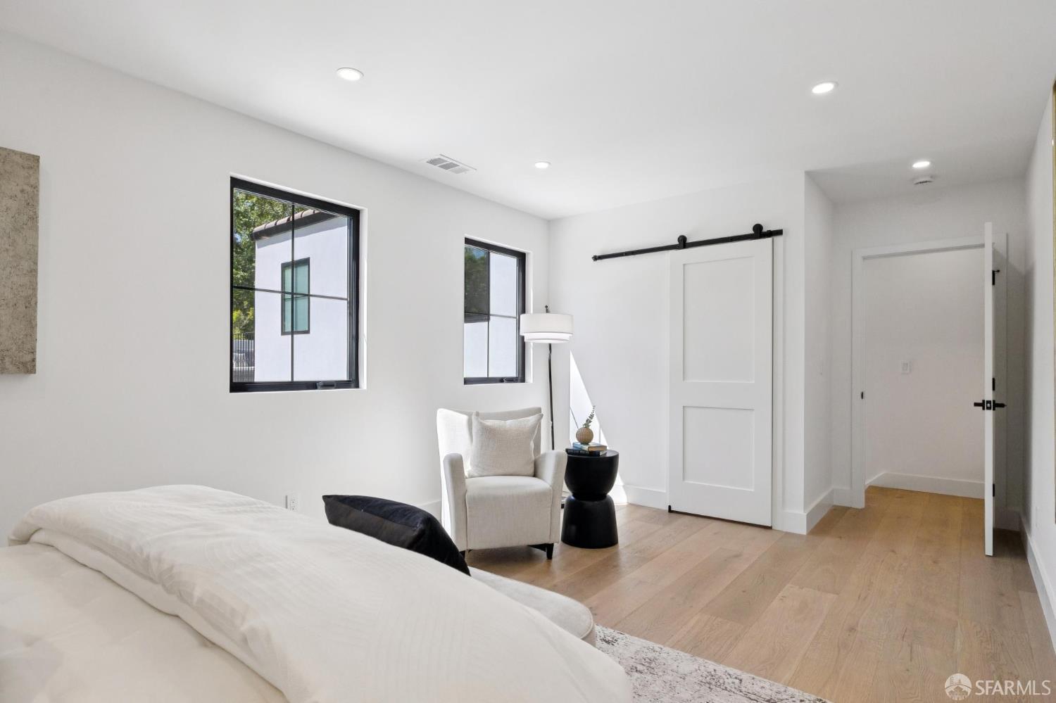 Detail Gallery Image 37 of 64 For 150 Clark Dr, San Mateo,  CA 94402 - 5 Beds | 4 Baths