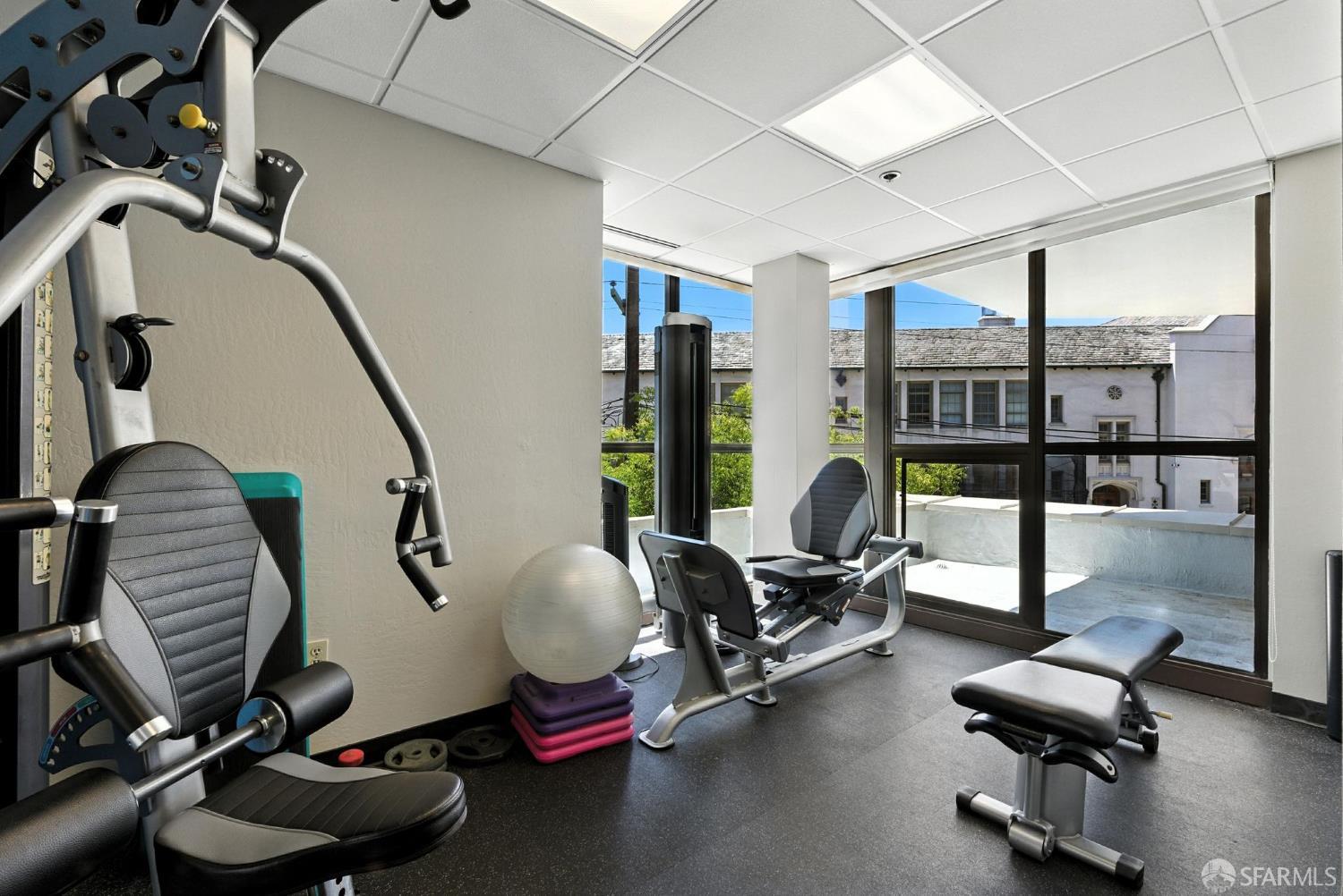 Detail Gallery Image 17 of 57 For 110 Park Rd #604,  Burlingame,  CA 94010 - 2 Beds | 2 Baths