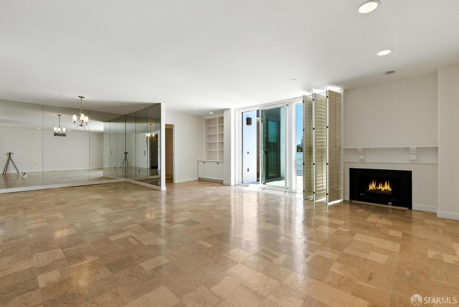 Detail Gallery Image 3 of 57 For 110 Park Rd #604,  Burlingame,  CA 94010 - 2 Beds | 2 Baths