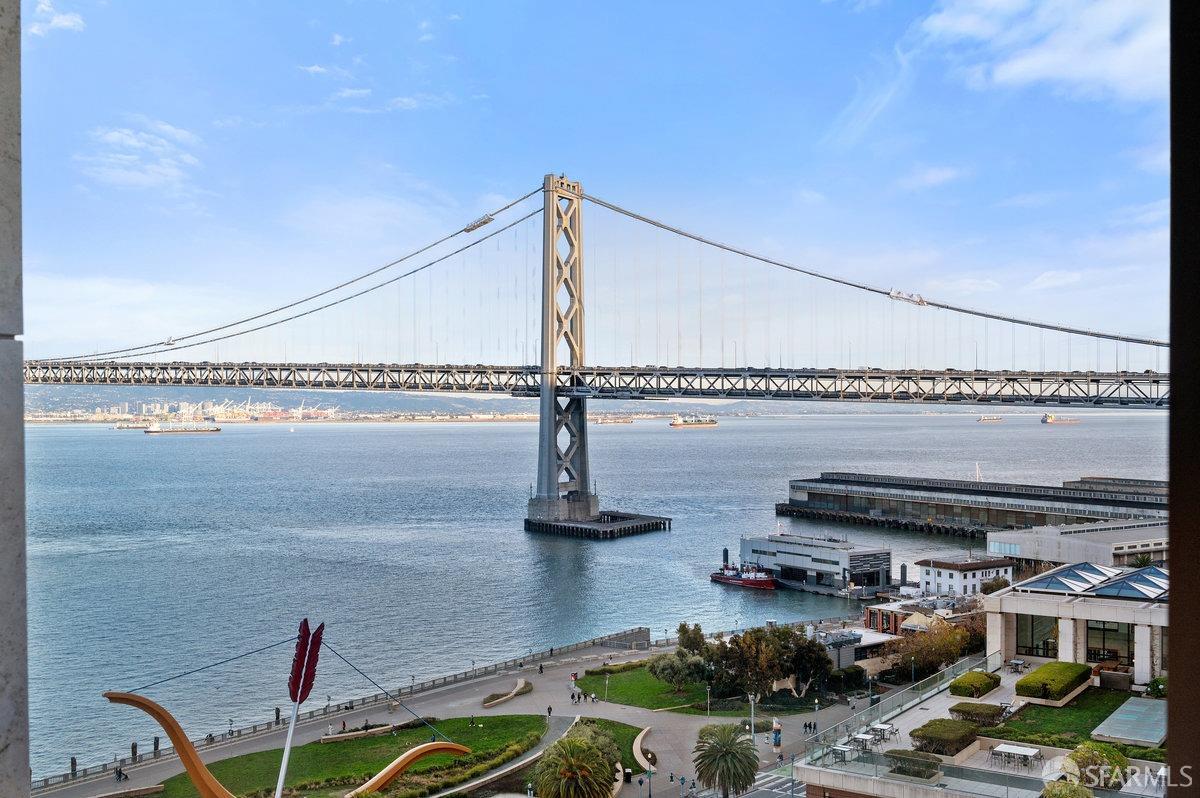 Detail Gallery Image 9 of 62 For 1 Steuart Ln #1502,  San Francisco,  CA 94105 - 2 Beds | 2/1 Baths